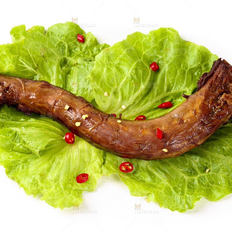 白底上放着酱香鸭脖