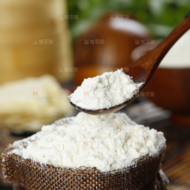 袋子里装着小麦粉