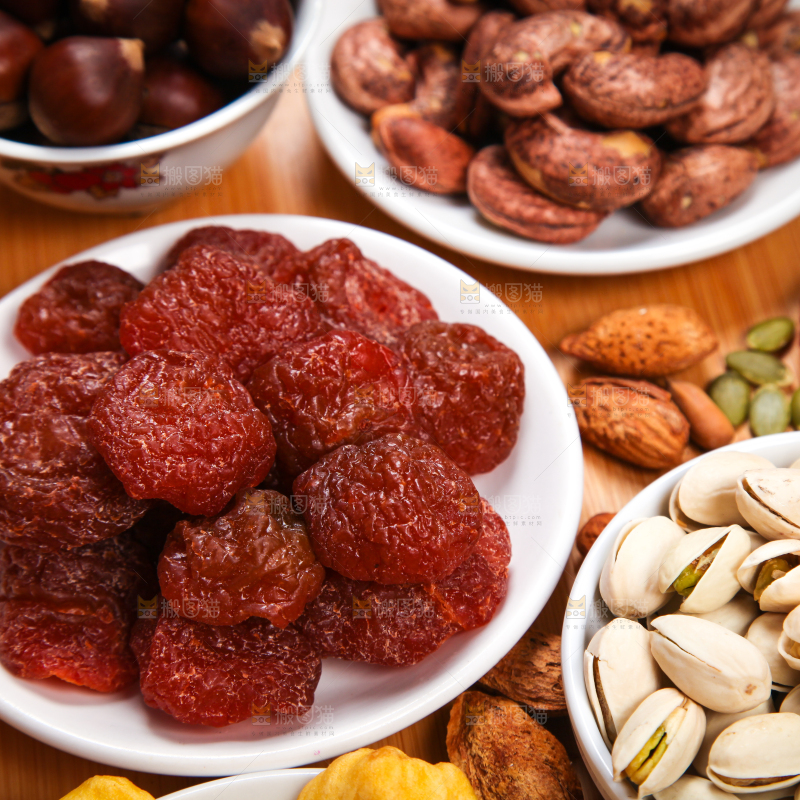 深底上的坚果素材