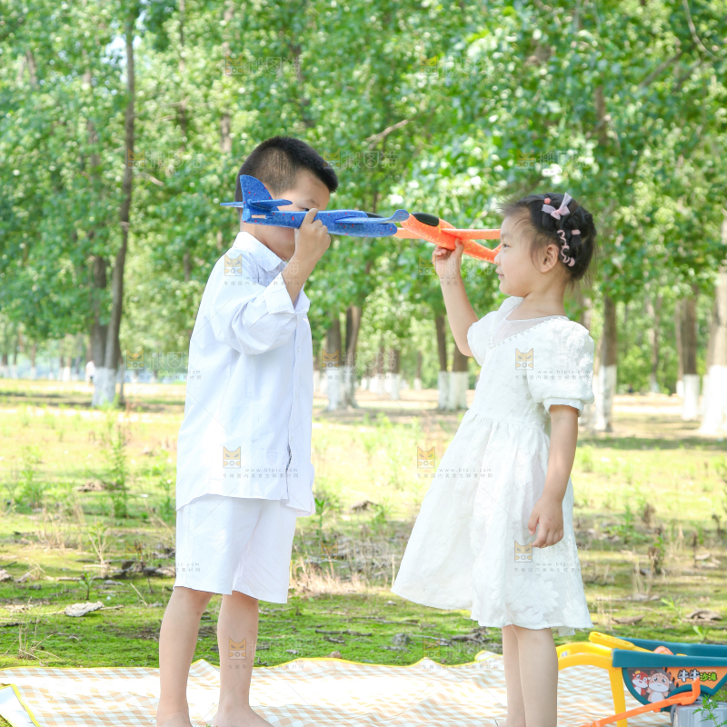 小孩子正在玩耍