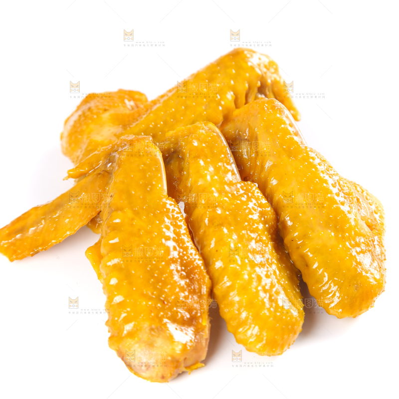白底上摆放着盐焗鸡翅