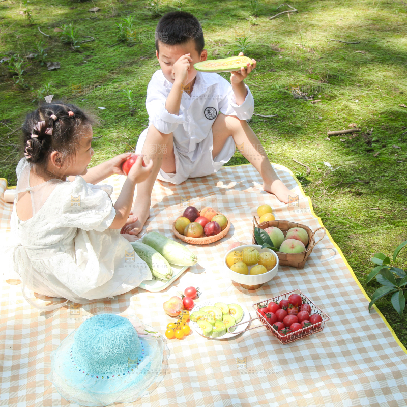小孩子正在玩耍