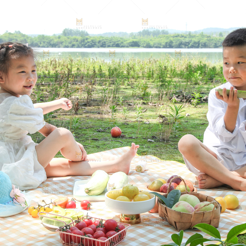 小孩子正在玩耍