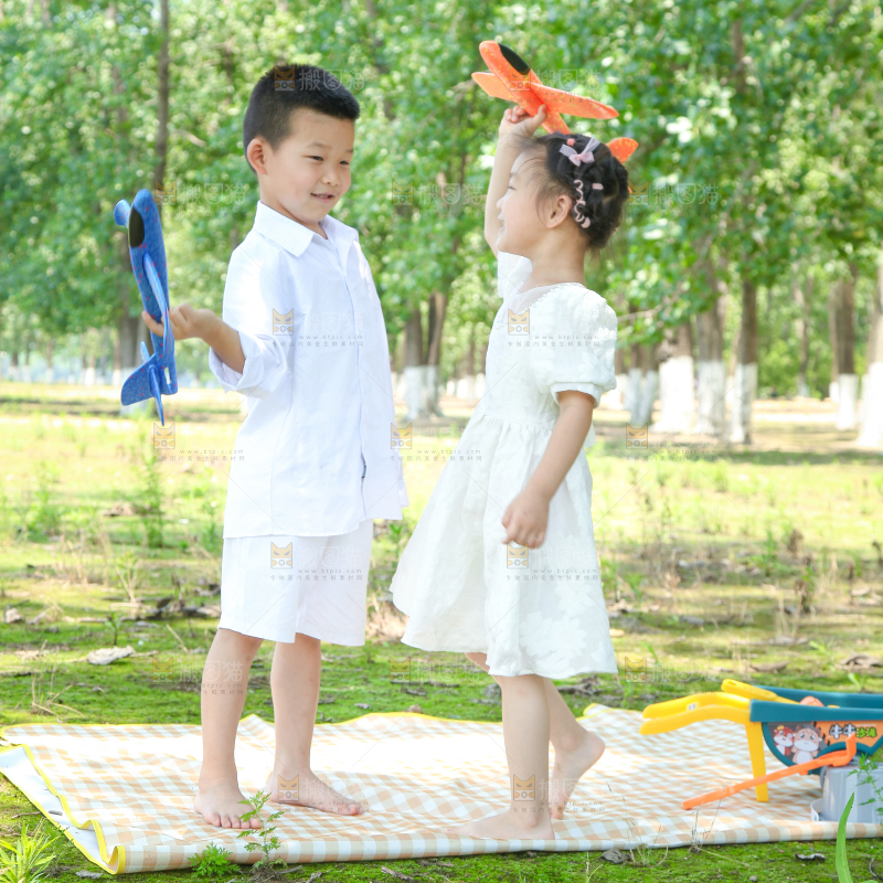 小孩子正在玩耍