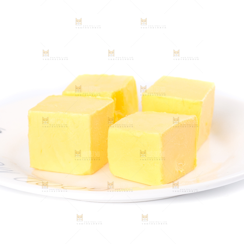 盘子里装着黄油