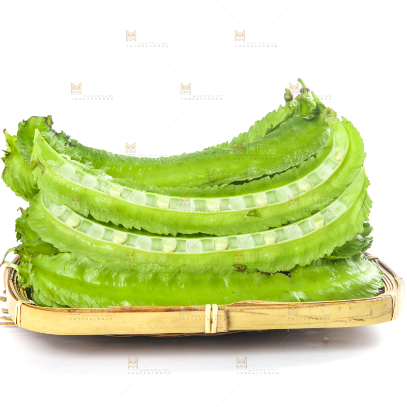 篮子里装着四角豆