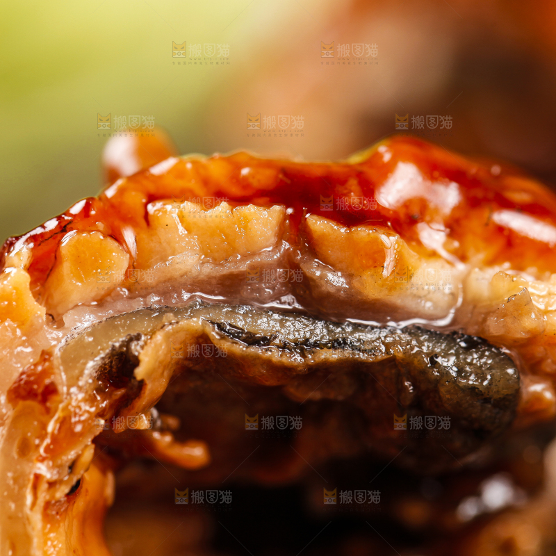 深底上的照烧鳗鱼