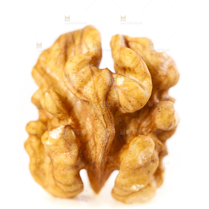 白底上放着核桃仁