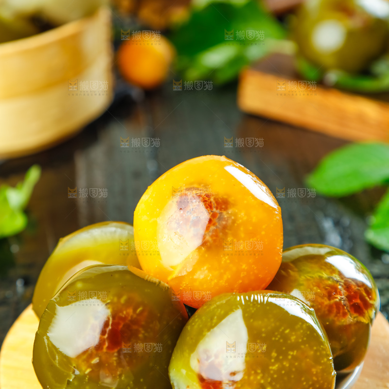 盘子里装着青团子