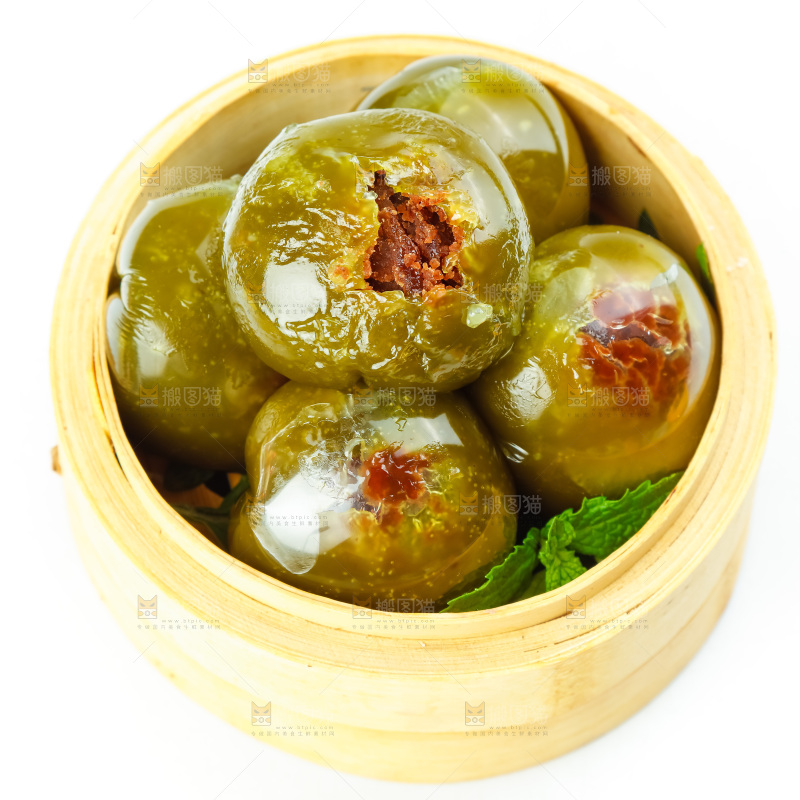 蒸茏里放着青团
