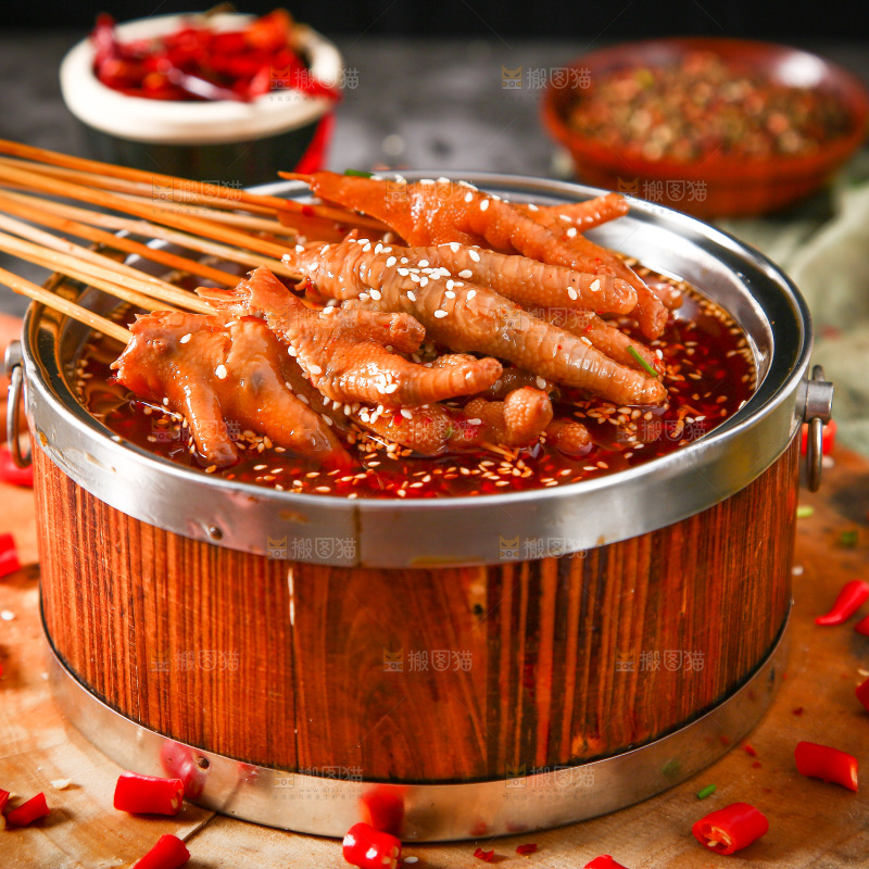 深底上放着一碗冷锅串串