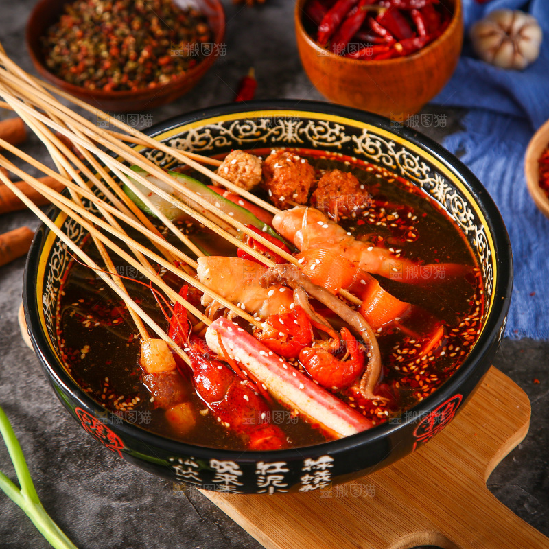 石板上的钵钵鸡