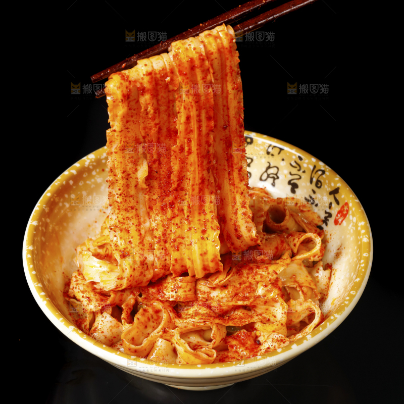 碗里装着臊子面