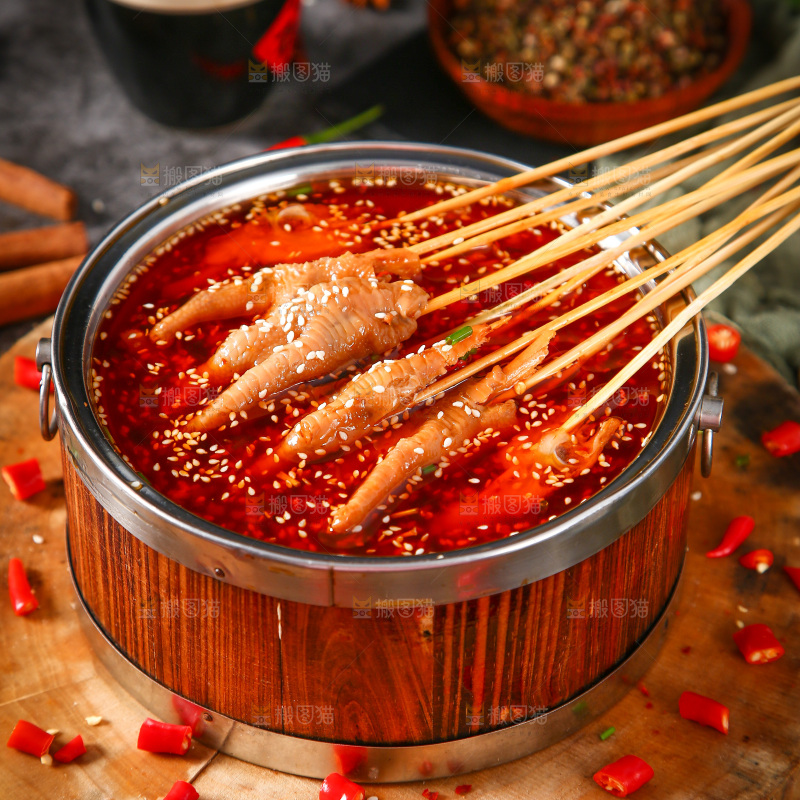 深底上放着一碗冷锅串串