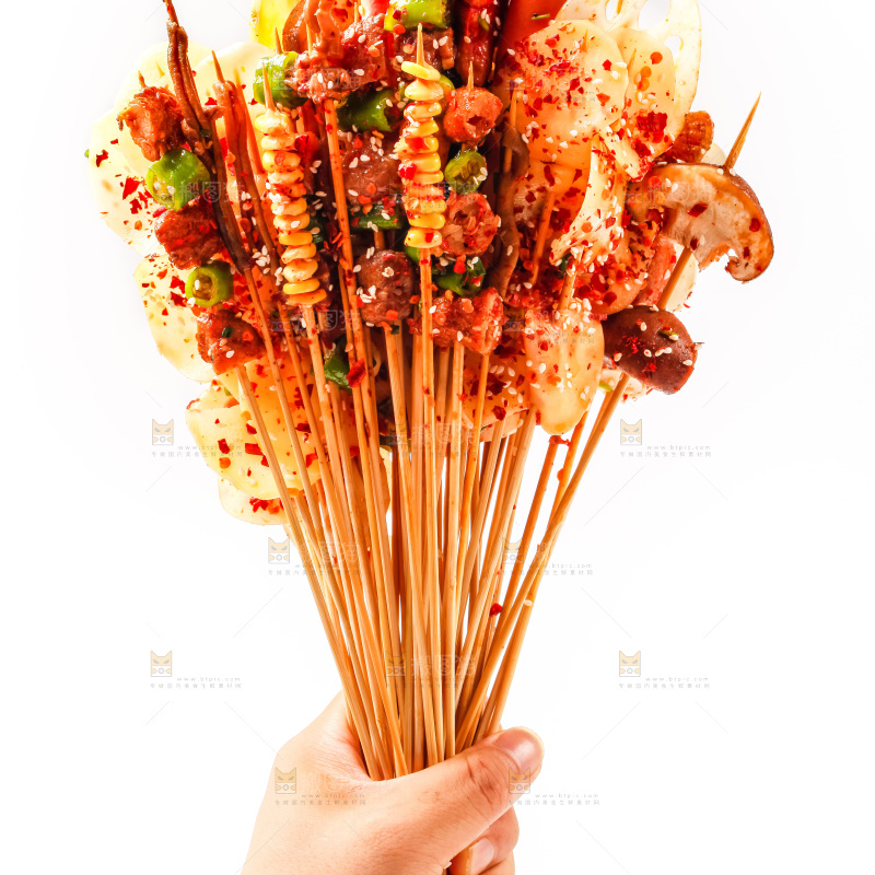 手拿钵钵鸡食材