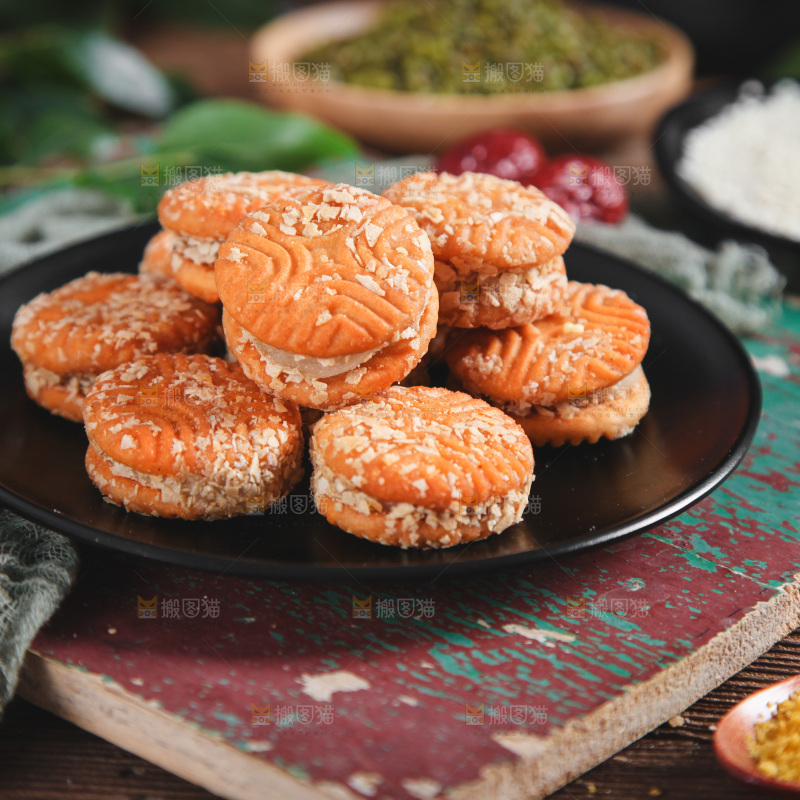 南瓜饼放在木底上