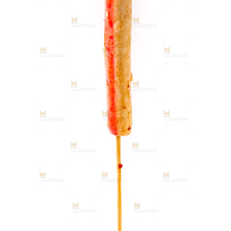 白底上的蟹棒串