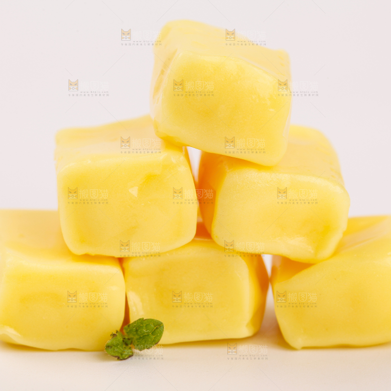 白底上的榴莲味糖果