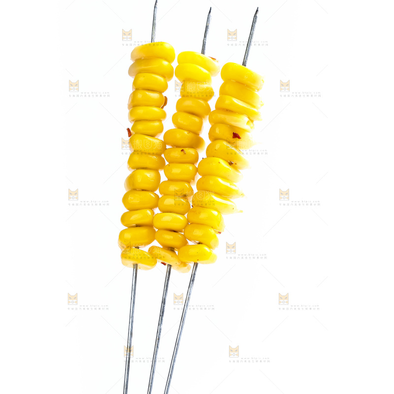 白底上的玉米串