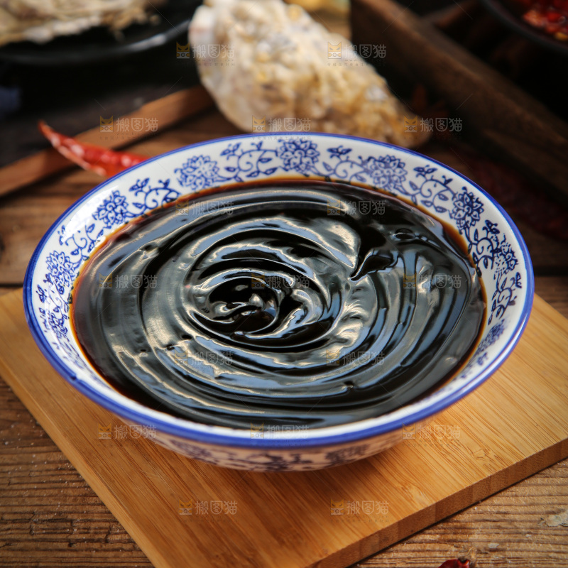 盘子里的蚝油