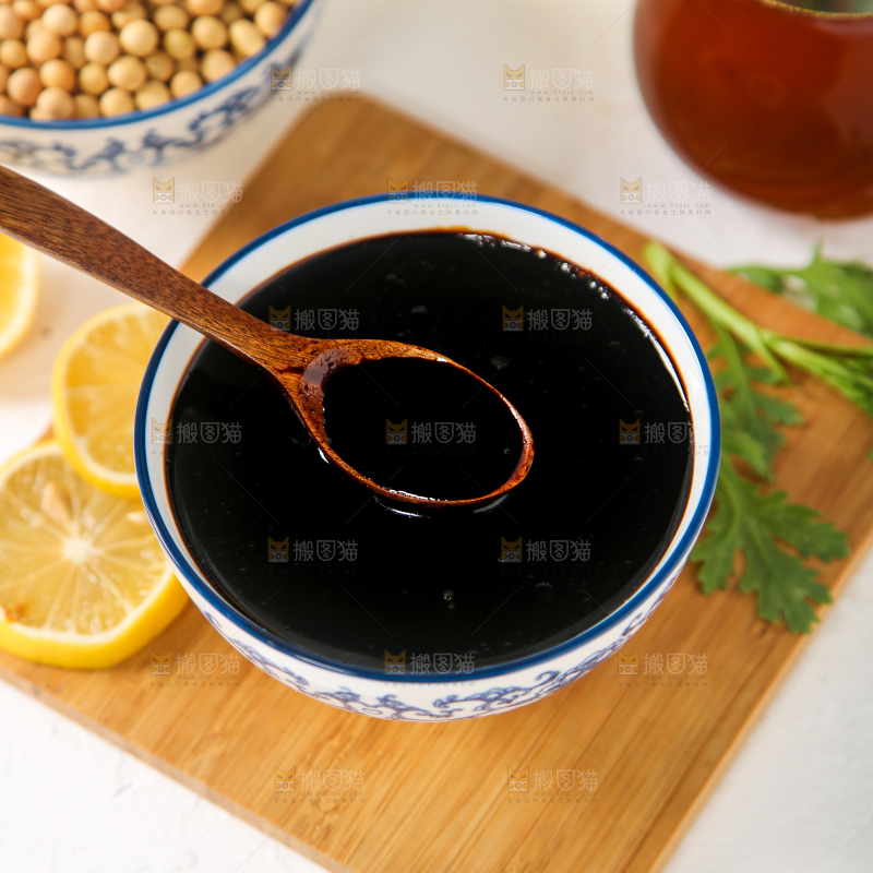碗里装着酱油