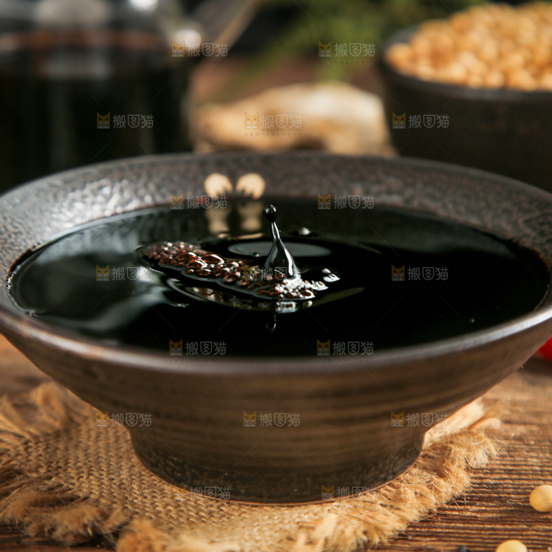 盘子里的蚝油