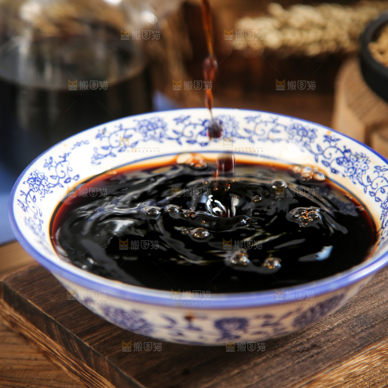 盘子里装着老陈醋