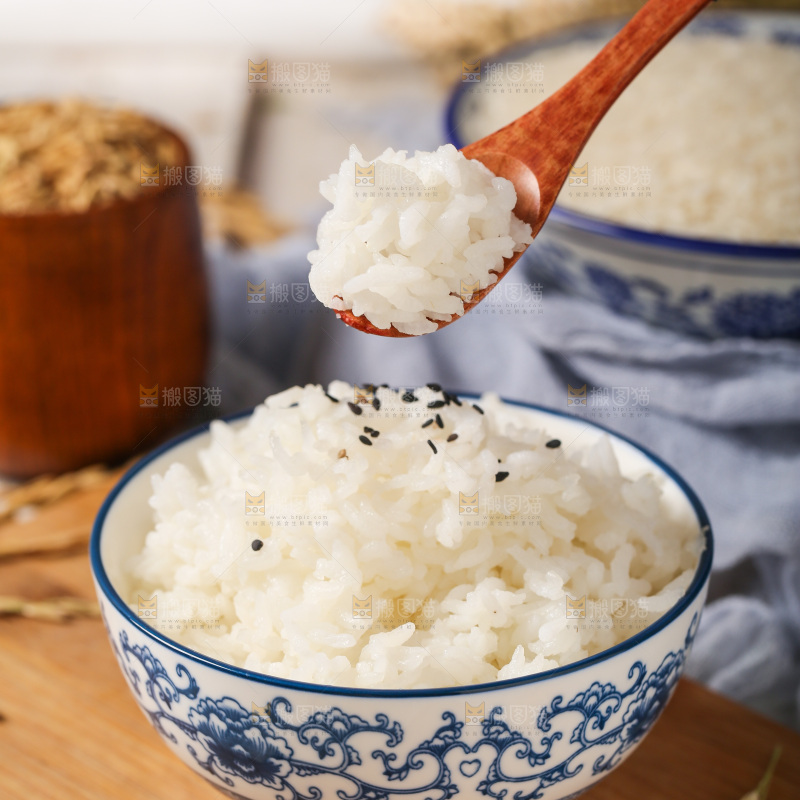 碗里装着米饭