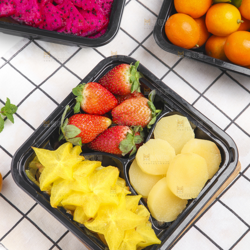 盒子里装着水果组合