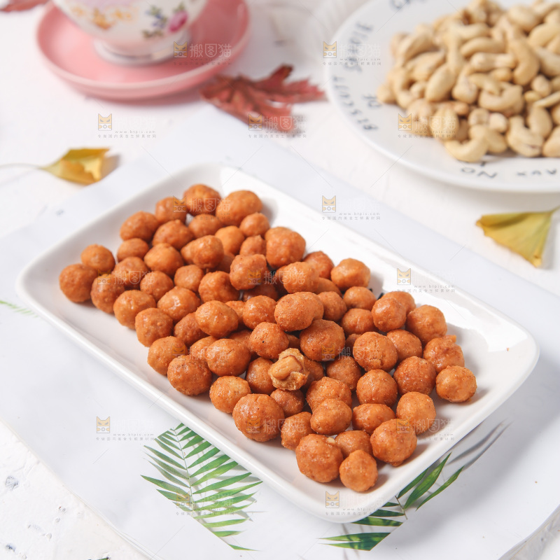 盘子里的多味花生