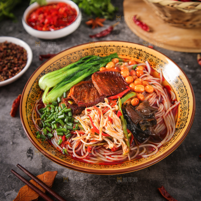 碗里的牛肉粉