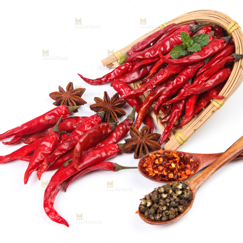 白底上放着香料组合