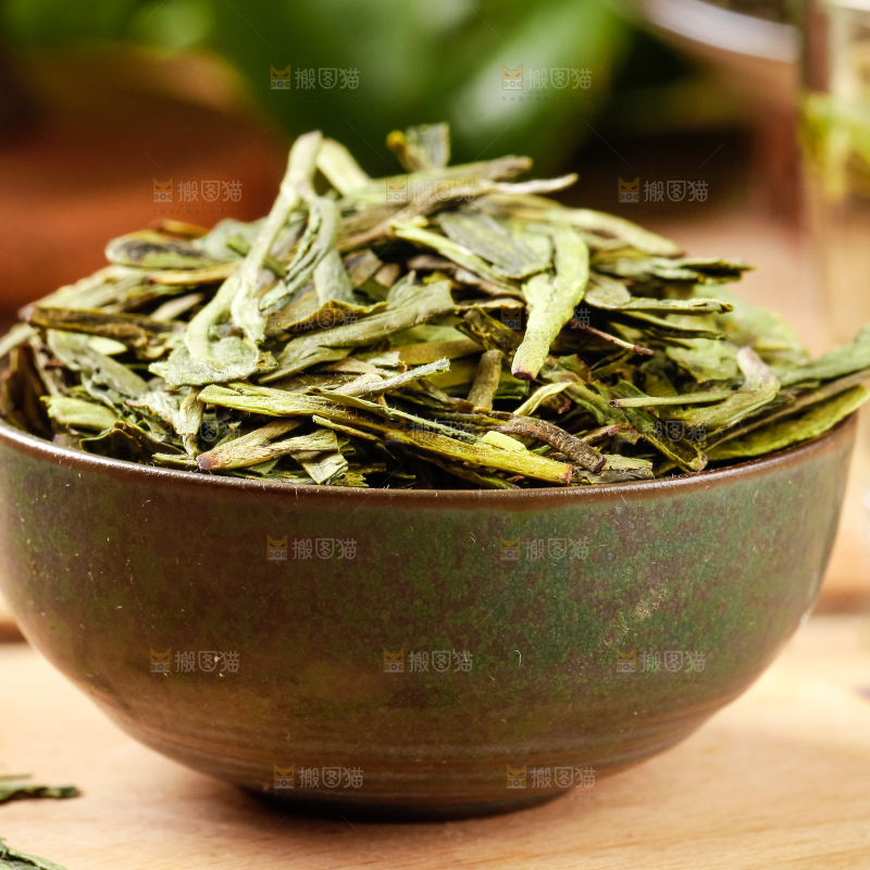 碗里装着茶叶