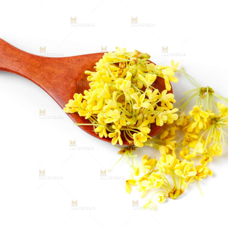 勺子里装着桂花