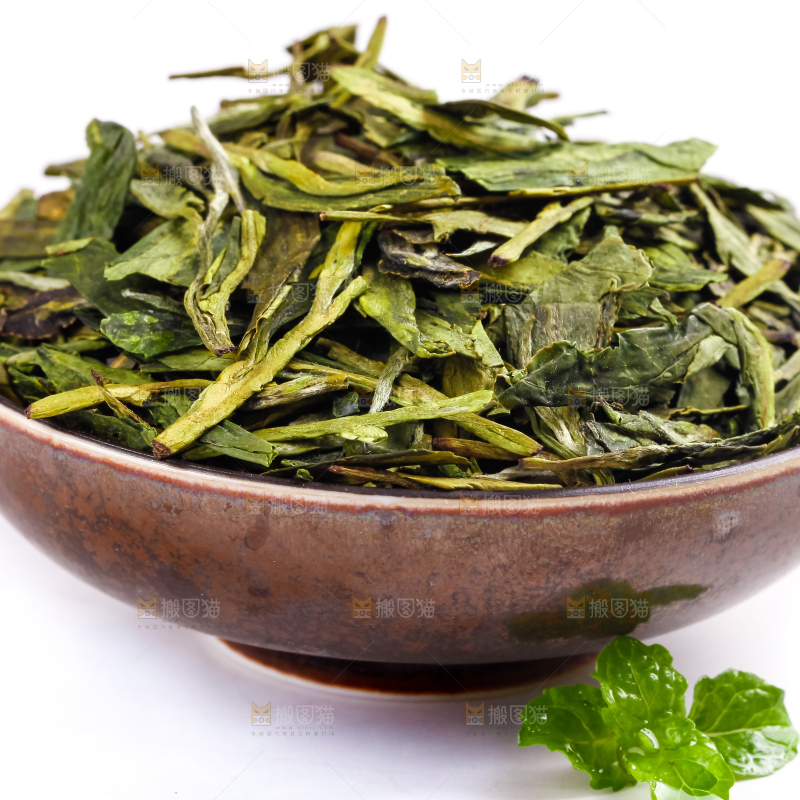 碟子里的绿茶叶