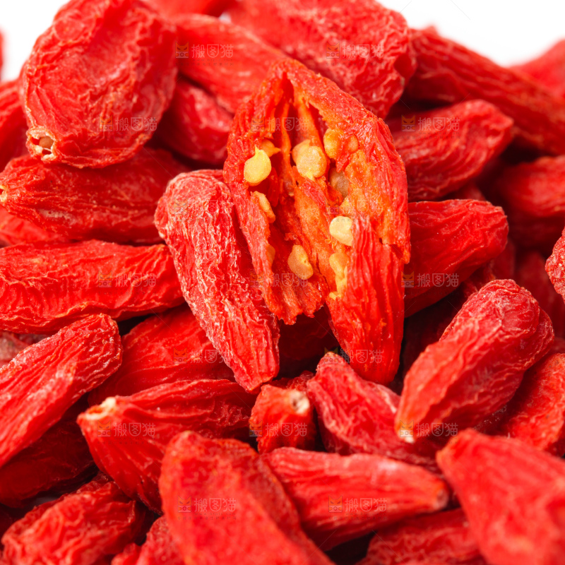 白底上的干枸杞