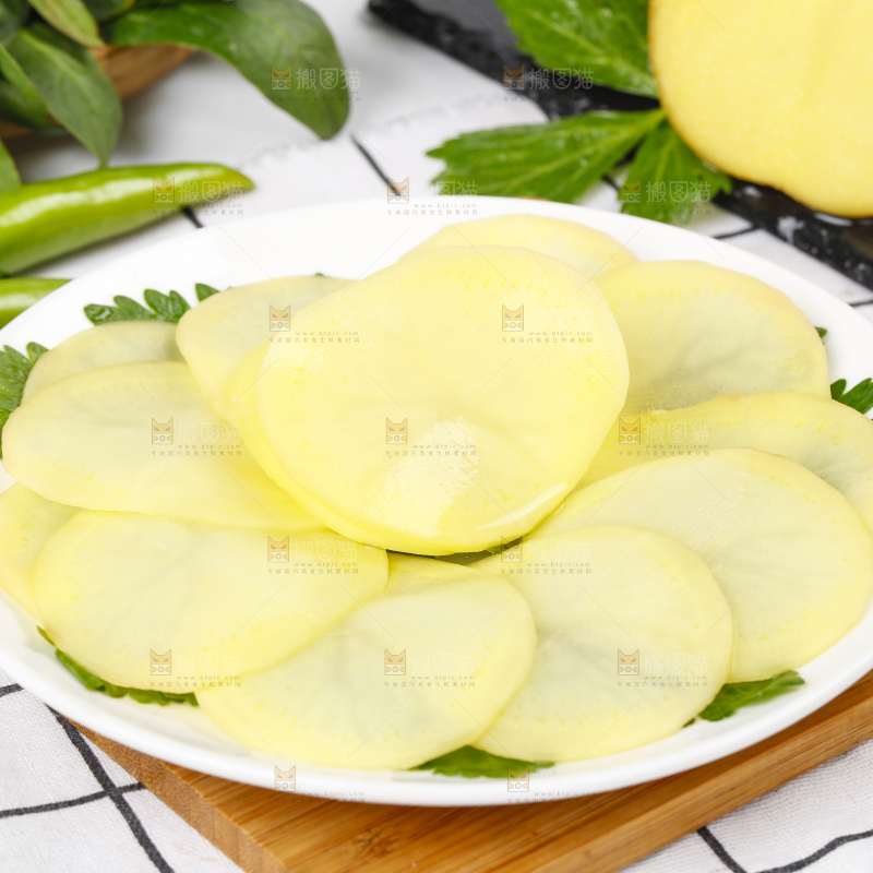 格子底上的土豆