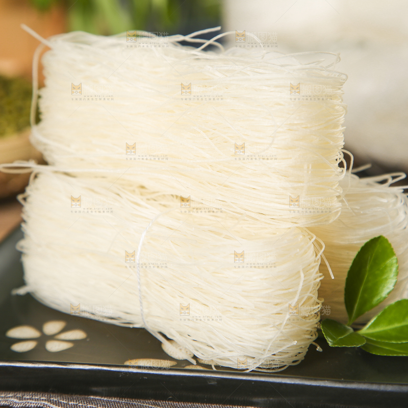 盘子里装着江西粉丝