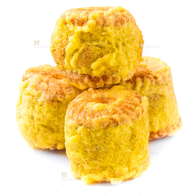白底上的绿豆饼