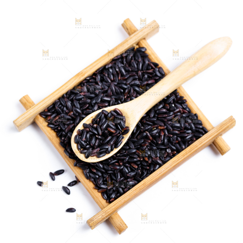白底上的东北黑米
