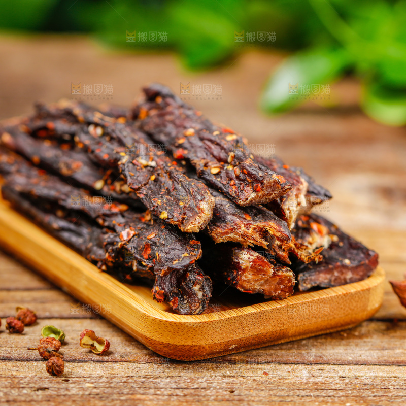 木底上的牛肉干
