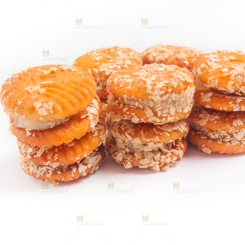 白底上的饼干