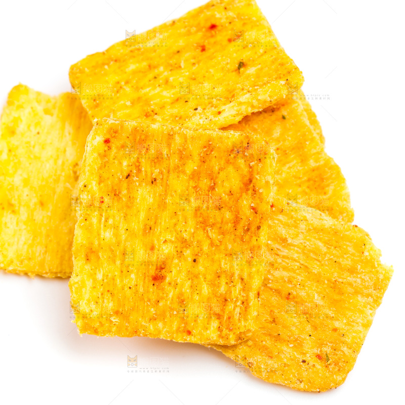 白底上放着麻辣锅巴