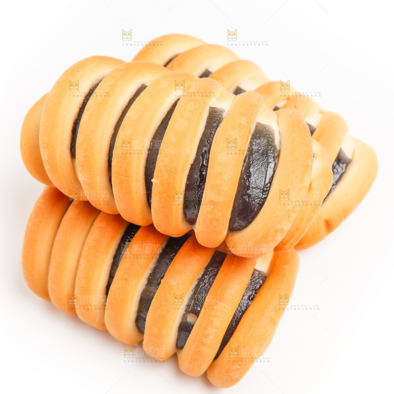 白底上放着海苔面包