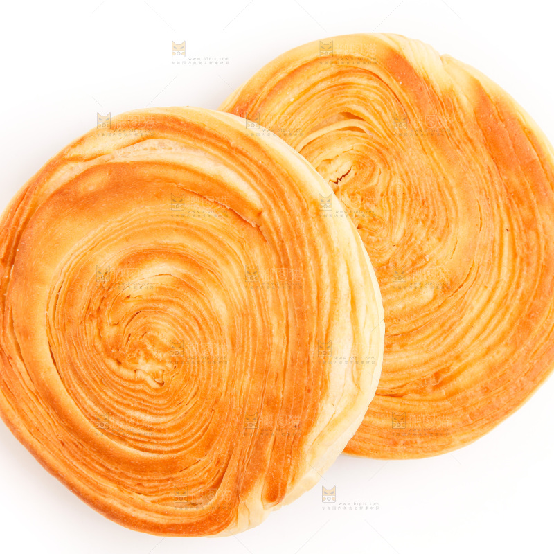 白底上放着手撕面包