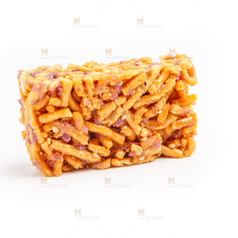 白底上放着沙琪玛