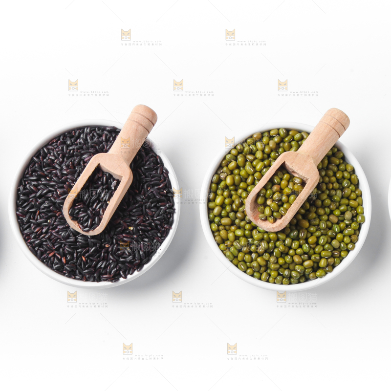 白底上的腊八粥食材