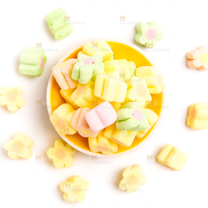 盘子里装着棉花糖