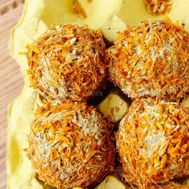 盒子里装着皮鸭蛋