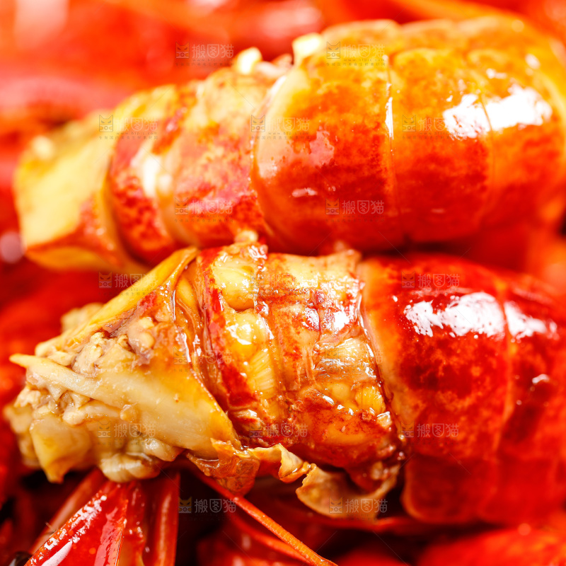 盘子里装着龙虾尾